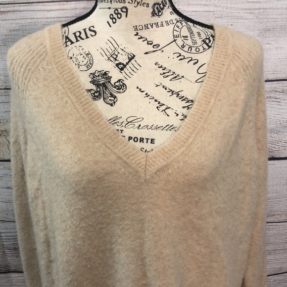 J. Crew Sweater V-neck Merino Wool Alpaca Hi-Lo Large Size Large Tan - Picture 2 of 9